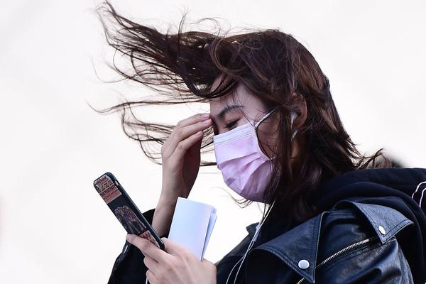 美團登陸香港的第一天,就把外賣價格干下來了